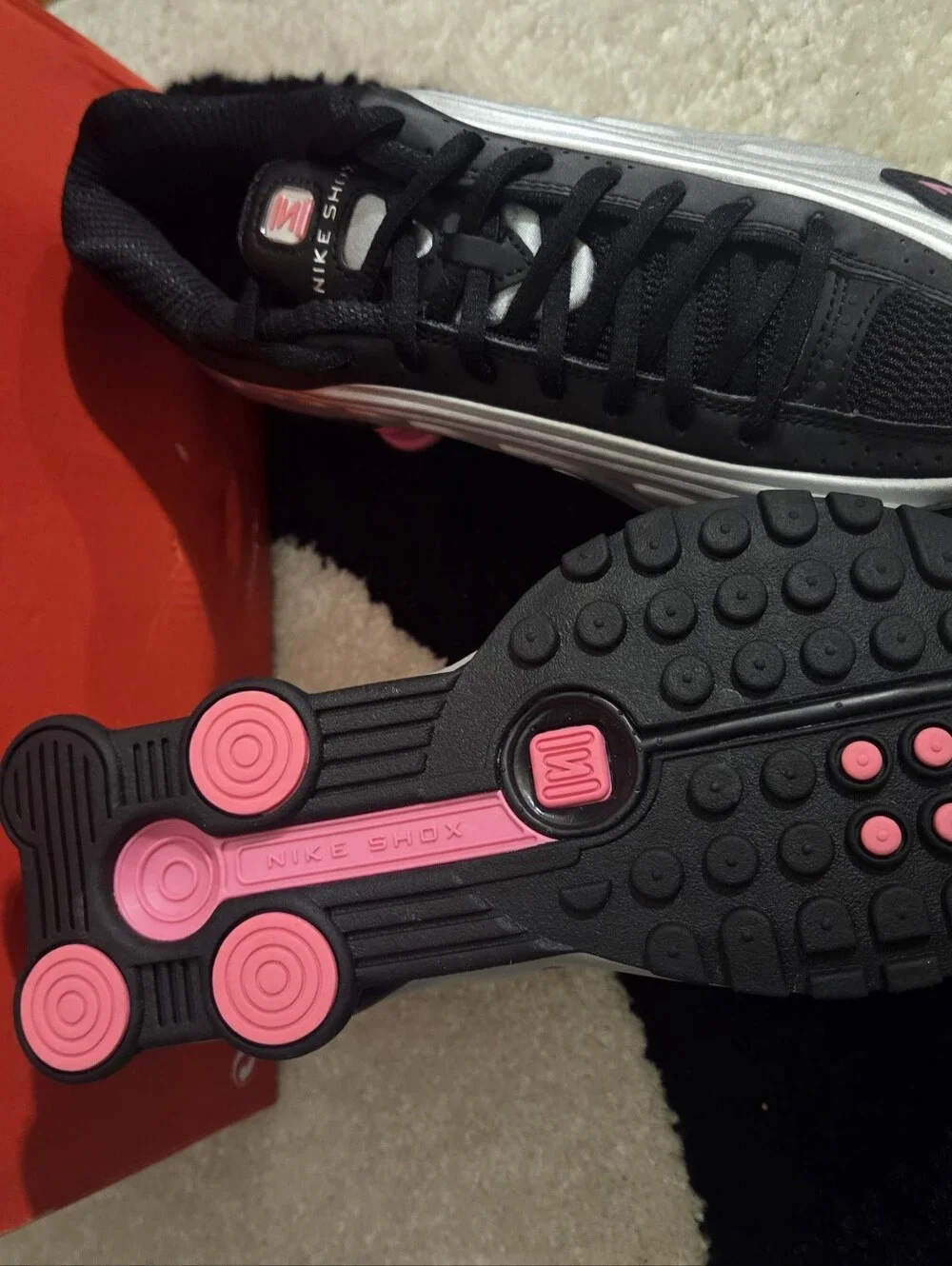 NIKE SHOX R4 BLK/PINK/ METALLIC SILVER SNEAKER SZ 7W